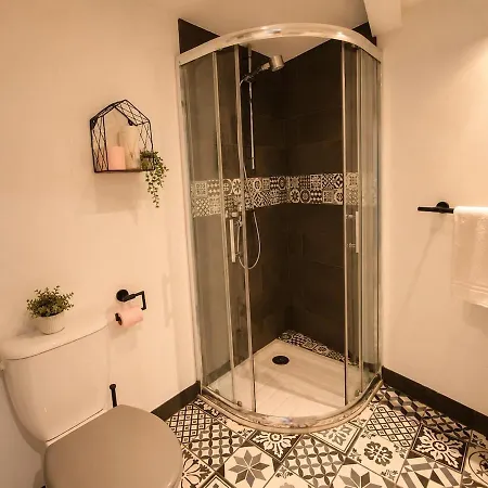 Belle Vue Medievale ,climatise,parking -cb * قرقشونه