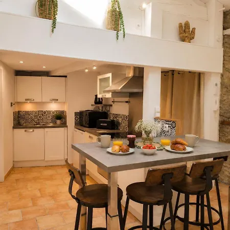 Belle Vue Medievale ,climatise,parking -cb